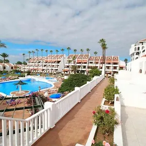 https://parque-santiago-ii-villa-2-by-tenerife-rental-and-sales.in-canary-islands.com